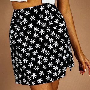 Motel Rocks Skirts | Motel Sheny Skirt Daisy | Color: Black/White New with Tags